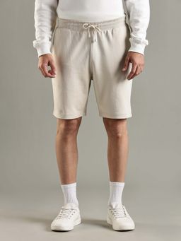 Tommy Hilfiger - Beige Regular Fit Solid Mid Rise Shorts