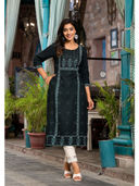 Green color option, Sold out, Currently selected