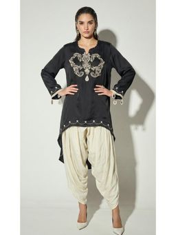Basanti Kapde aur Koffee - Black Satin Embroidered Kurta With Dhoti