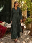 Green color option, Sold out, Currently selected