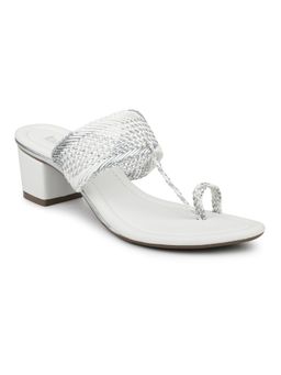 Inc.5 - Women White Casual Kolhapuris
