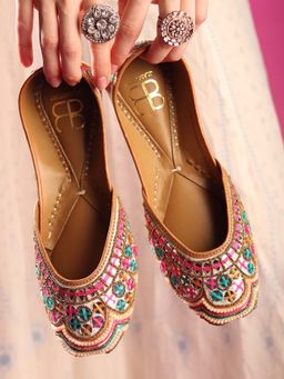 GLAM STORY - Bareilly Ki Barfi Embellished Punjabi Juttis