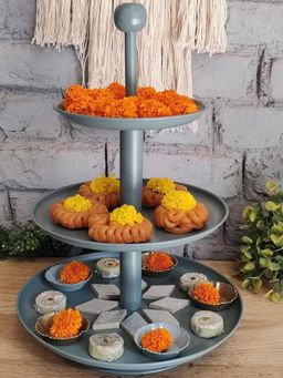 Living With Elan - 3 Tier Round Mild Steel Cake Stand (Knob Moss Green)