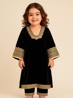 Tiny Pants - Black Velvet Regular Kurta With Pant