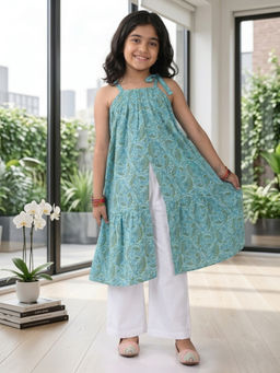 Kinder Kids - Girls Blue Cotton Sleeveless Floral Printed Kurta & Pant