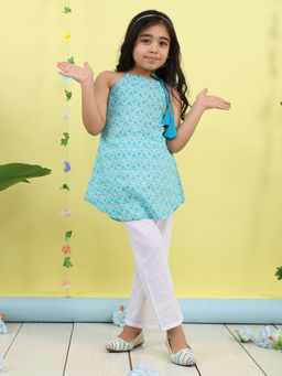 Kinder Kids - Girls Blue Cotton Sleeveless Floral Printed Kurti & Pant