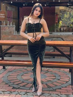 Tandul - Women Exquisite Olive Velvet Skirt Set