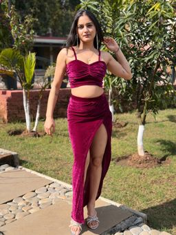 Tandul - Women Wine Color Velvet Skirt Set