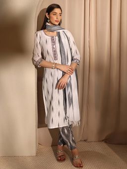 Libas - White Printed Kurta with Pant and Dupatta