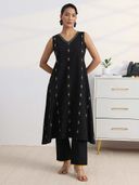 Black color option, Sold out, Currently selected