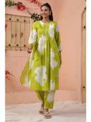 Green color option, Sold out, Currently selected