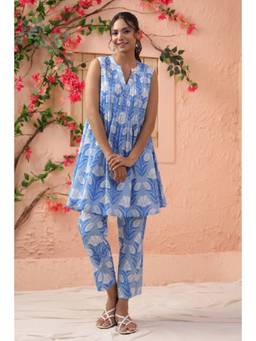 EverBloom - Women Blue Cotton Floral Printed Kurta with Pant (Set of 2)