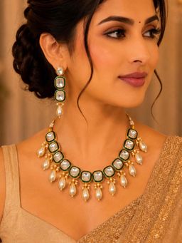 Estele - Ethnic Glam Kundan Cream Necklace Set