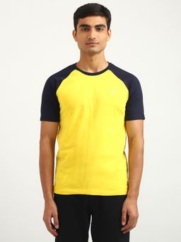 United Colors of Benetton - Men Colorblock Round Neck T-Shirt Yellow