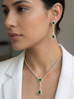 Nuyug - Emerald Lariat Necklace Set
