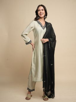 Heeposh - Heavy Neck Embroidered Kurta with Dupatta & Pant (Set of 3)
