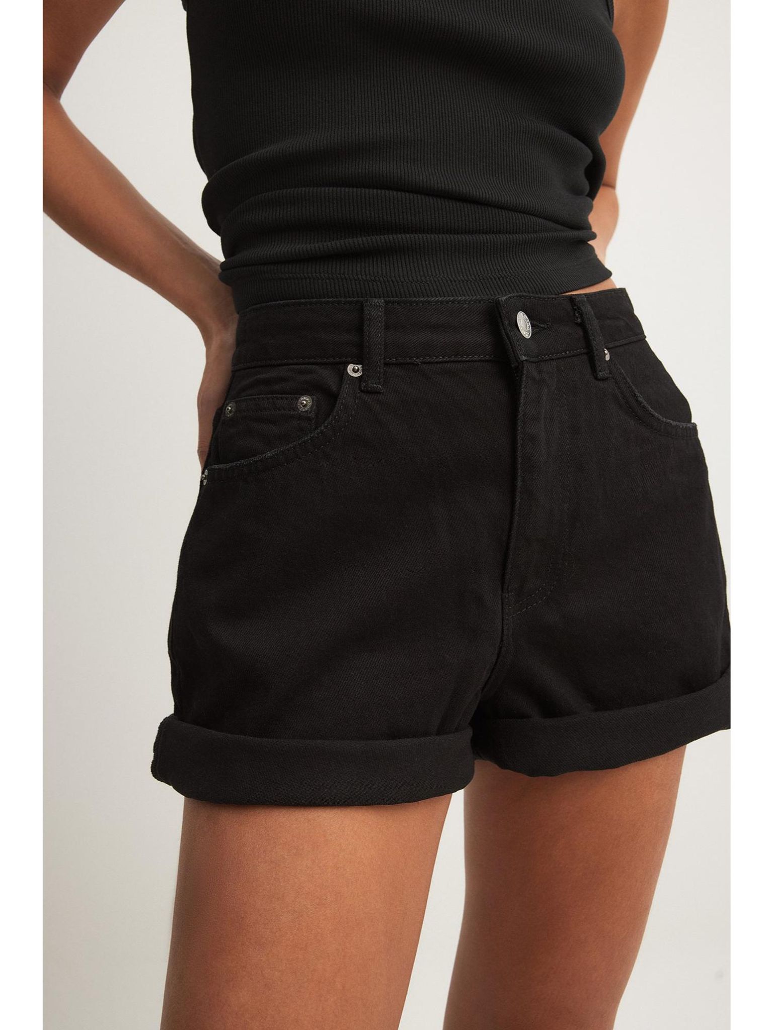 Women Fold Up Denim Shorts-Black