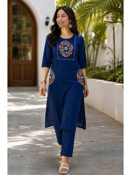 Gahan - Floral Embroidery On The Front and Pockets Kurta with Pant