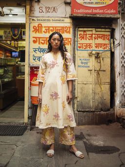 Anuvas - IVORY BLOSSOM KURTA & Pant (Set of 2)