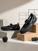 Black color option, Sold out, Currently selected