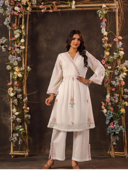 M MARCH LABEL - Women Off White Floral Embroidered Cotton Kurta with Pant