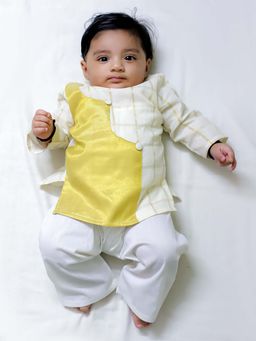 BownBee - Off White South Indian Long Sleeves Cotton Kurta with Pyjama (Set of 2)