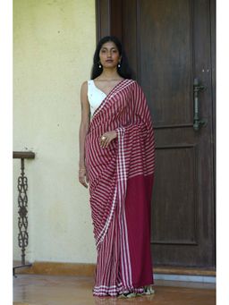 Suta - Women's Red Floral Saree Without Blouse