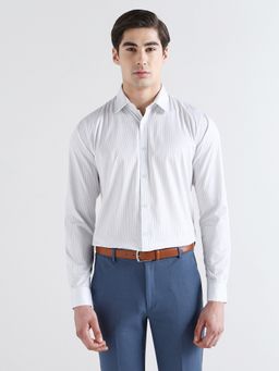 Subtract - Men White Comfort Fit Pure Cotton Striped Formal Shirt
