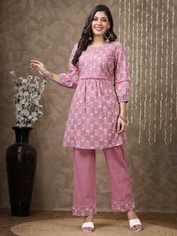 Nayam by lakshita - Floral Printed Kurti and Pant with Lace Detailing