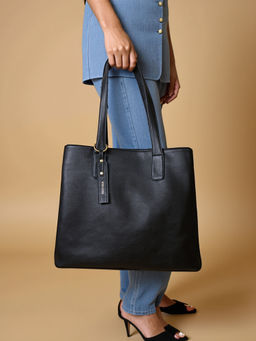 Toteteca - Black Solid Pu Shoulder Bag