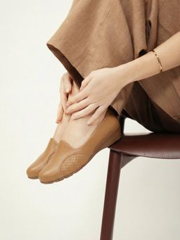 MODARE - Women Brown Round Toe Pumps