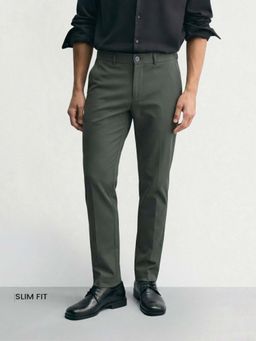 The Indian Garage Co - Men Slim Fit Solid Mid-Rise Green Chinos