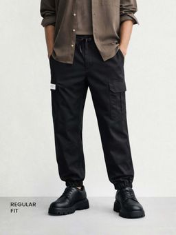 The Indian Garage Co - Men Regular Fit Solid Mid-Rise Black Cargo
