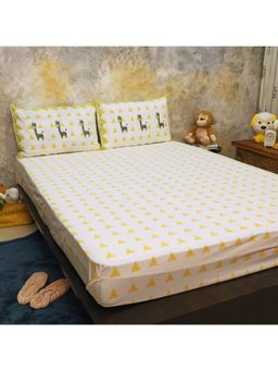 Masaya - Triangle Yellow King Bedsheet with 2 Pillow Covers (Set of 3)