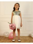 Off White color option, Currently selected