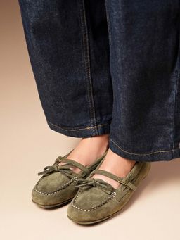 Theater - Women Cecilia Olive Boat Shoes