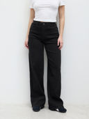 Black color option, Currently selected