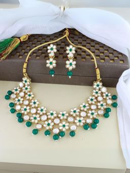 I Jewels - Green Gold Plated Traditional Kundan Bridal Choker Necklace Jewellery Set