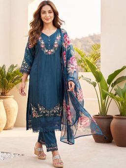 LAASYNA - Women Floral Embroidered Regular Thread Work Pure Cotton Kurta With Pant