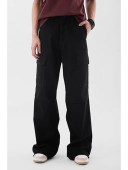 Snitch - Black Solid Loose Casual Cargo Pant for Men