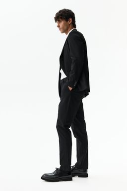 H&M - Men Black Wrinkle-Resistant Regular Fit Tailored Trousers