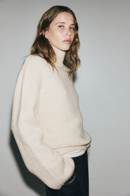 H&M - Women Beige Turtleneck Jumper