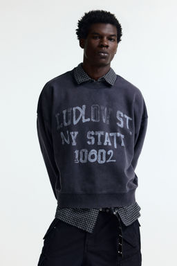 H&M - Men Grey Oversized Fit Printed Sweatshirt