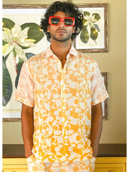 Trove Label - Relaxed Fit Resort Shirt In Abstract Multicolor Hues with Half Sleeves