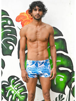 Trove Label - Swim Trunk with Ocean Splash Print In White and Sky Blue