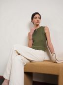 Olive color option, Currently selected