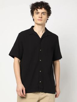 GAP - Black Men's Regular Fit Camp Collar Textured Shirt