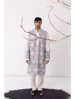 WABI SABI by Anshum-Ritesh - Ogee Ombre Ivory Thread Work Kurta with Pant