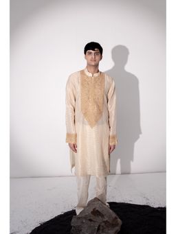 WABI SABI by Anshum-Ritesh - Garland Gala Ivory Thread Work Kurta with Pant