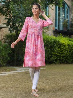 Gahan - Pink Floral Printed Pintucks Kurta